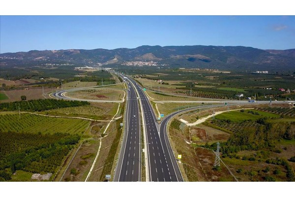 İSTANBUL İLE İZMİR ARASI 3,5 SAATE DÜŞÜYOR