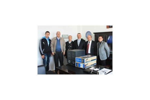 Servisçiler Milli Eğitim’e 2 bilgisayar bağışladı