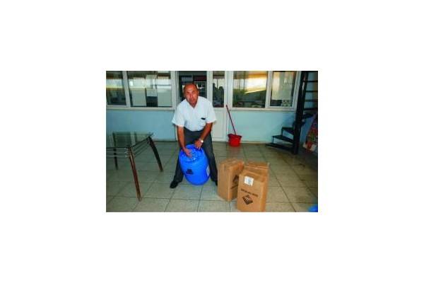 ON BİNLERCE KAPAK TOPLADI