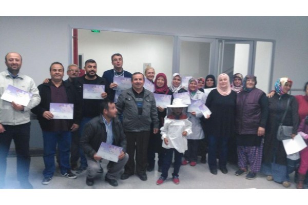 BÜYÜKŞEHİR’DEN, ‘ALİAĞALI ARICILARA’ HEDİYE KOVAN