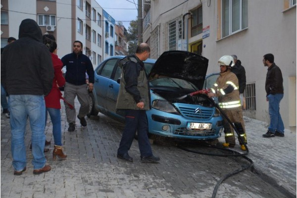 SEYİR HALİNDEKİ OTOMOBİL YANDI