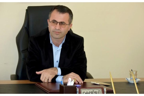 SÜSLÜ YENİDEN ADAY