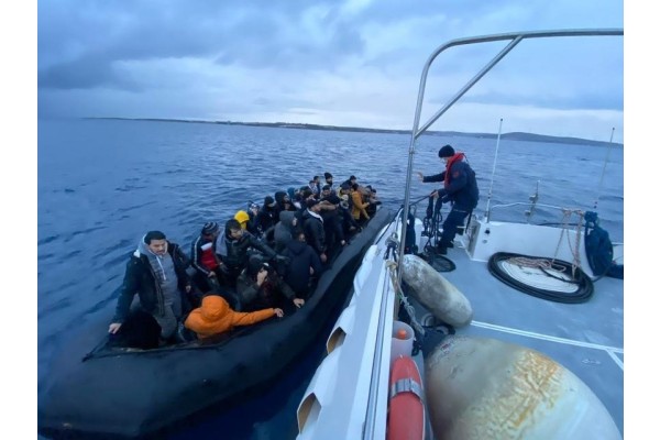 229 DÜZENSİZ GÖÇMEN KURTARILDI