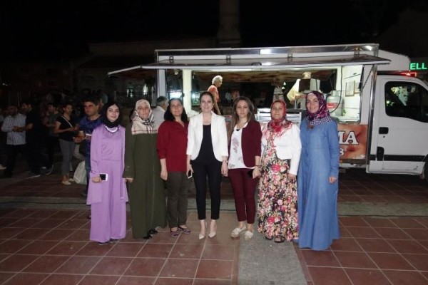 AK KADINLARDAN LOKMA HAYRI