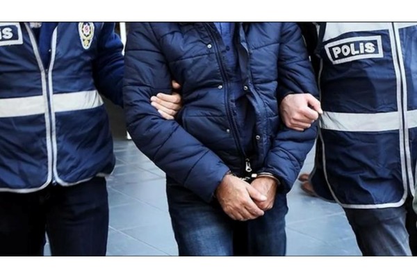 Piyasaya sahte dolar süren şüpheliler yakalandı