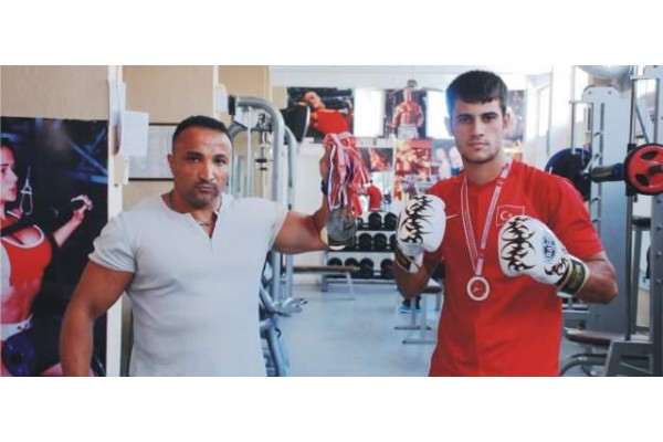 ŞAMPİYON BAŞARIYA DOYMUYOR