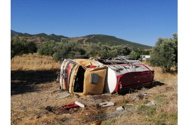 KÖY YOLUNDA VİDANJÖR DEVRİLDİ