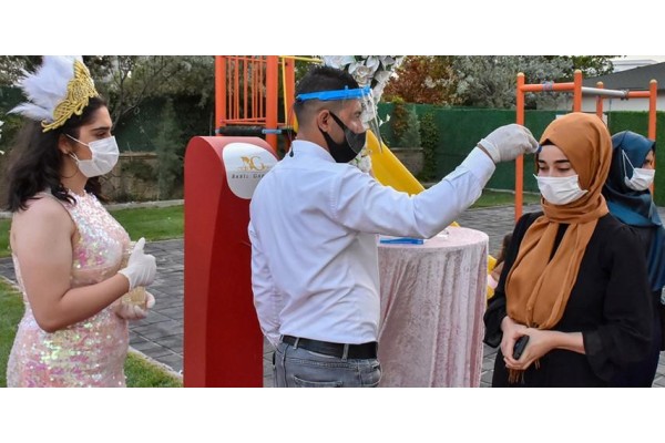 VALİLİKTEN SALGINLA MÜCADELEDE İKİ YENİ KARAR