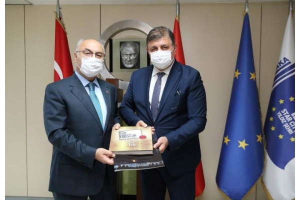 “SOKAĞA ÇIKMA YASAĞI DÜŞÜNÜLMÜYOR”