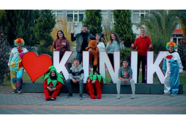 Kaan Efe’ye şarkılı destek