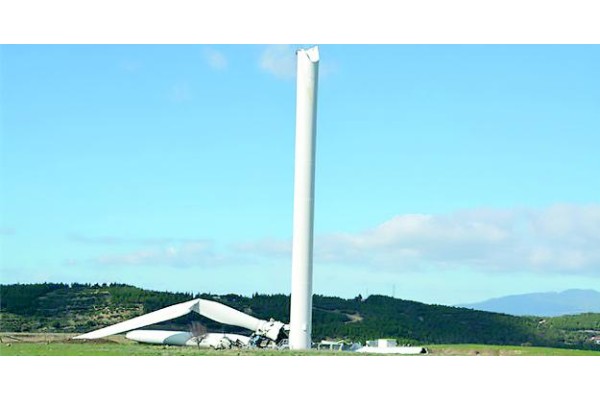 TÜRBİN ŞİDDETLİ RÜZGARA DAYANAMADI