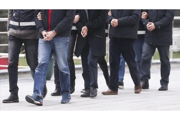 İZMİR MERKEZLİ 8 İLDE FETÖ OPERASYONU: 11 GÖZALTI