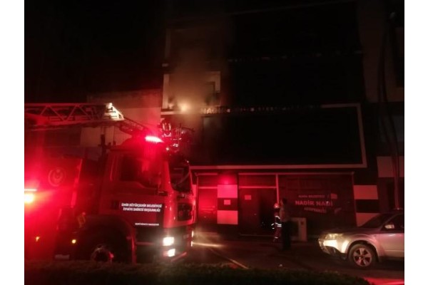 NADİR NADİ KÜTÜPHANESİ KUNDAKLANDI