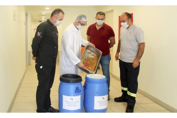 TÜPRAŞ’TAN SOKAK HAYVANLARINA DESTEK