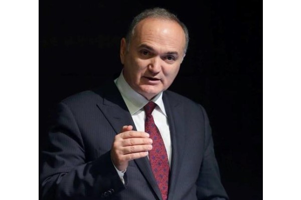 BAKAN ÖZLÜ, “İZMİR’E BİR PETKİM DAHA İLAVE EDELİM”