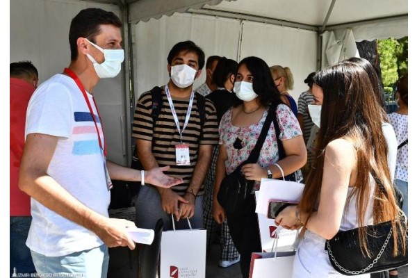 Aliağa’daki gençlere tercih desteği