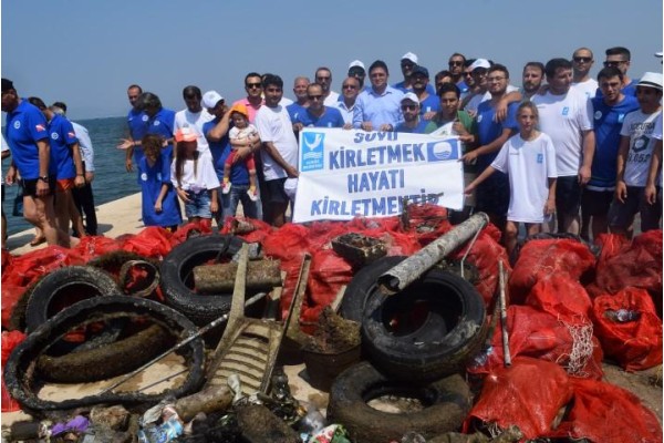 ALİAĞA'DA ‘TEMİZ MAVİ DENİZ ŞENLİĞİ’