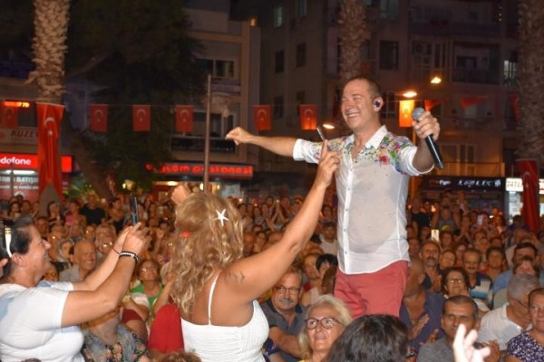 DİKİLİ FESTİVALİNE MUHTEŞEM FİNAL