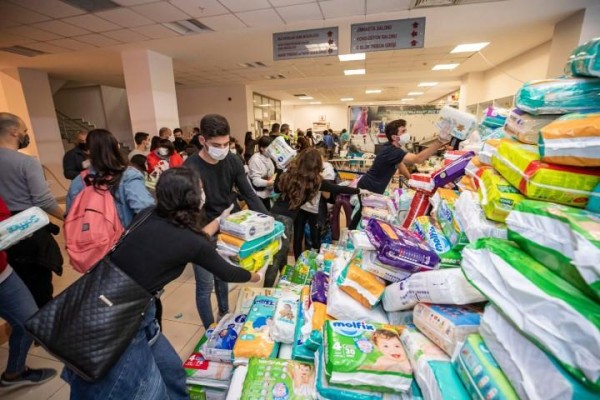 TÜRKİYE İZMİR İÇİN TEK YÜREK