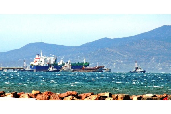 FIRTINA ALİAĞA’YI KÖTÜ VURDU