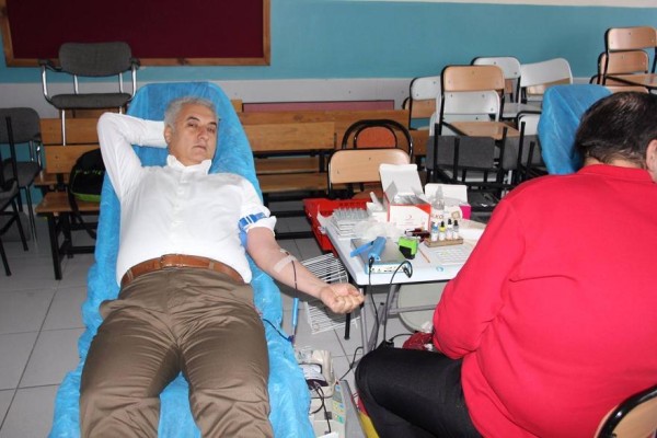 TOKİ ORTAOKULU 'İZMİR SANA KANIM FEDA' DEDİ