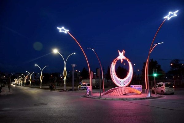 ‘AY YILDIZ’ BÜYÜK İLGİ GÖRDÜ