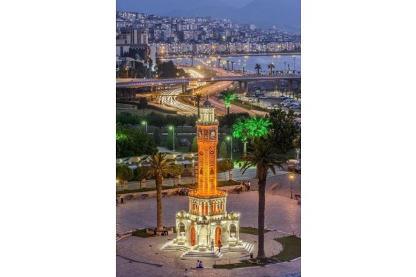 İZMİR'İN RAKAMLARI GÖZ KAMAŞTIRIYOR