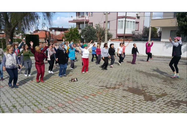 SAĞLIK İÇİN SOKAĞA ÇIKTILAR