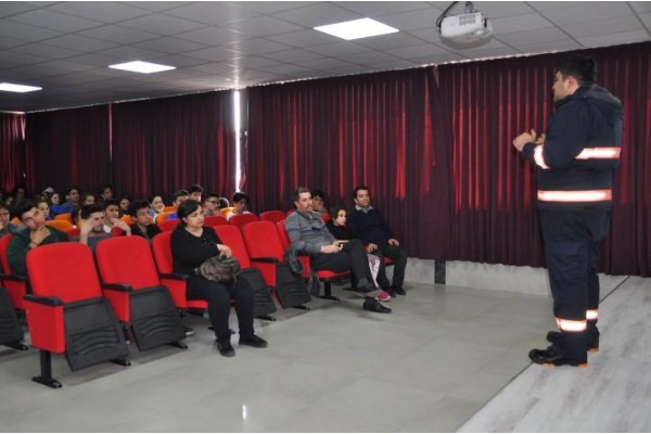 İYİ DERSLER’DE MESLEK TANITIM GÜNLERİ SÜRÜYOR