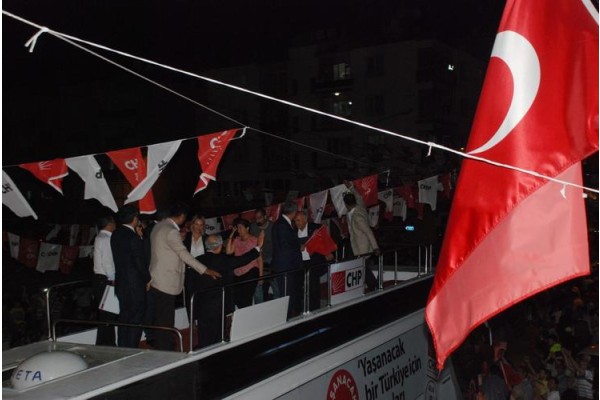 ALİAĞA'DAN KILIÇDAROĞLU GEÇTİ