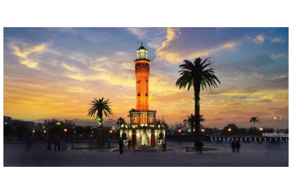 İzmir: Türkiye'nin Kıyı Şeridinde Bir Mücevher