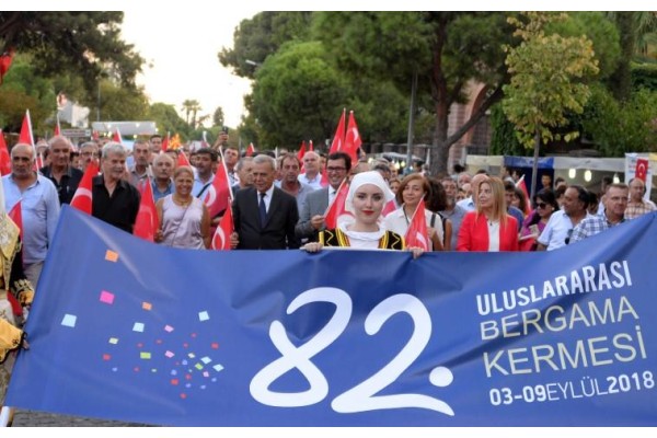 BERGAMA’NIN 82 YILLIK DÜĞÜNÜ COŞKUYLA BAŞLADI