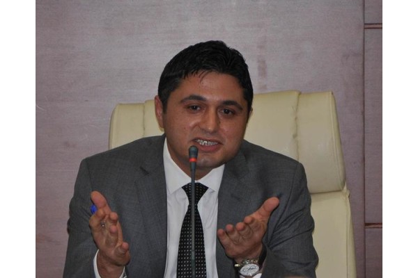 MHP’Lİ BAŞKAN AK PARTİ’YE GÖZ KIRPTI