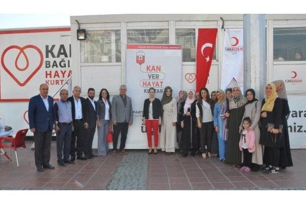AK KADINLARDAN KAN BAĞIŞI ETKİNLİĞİ