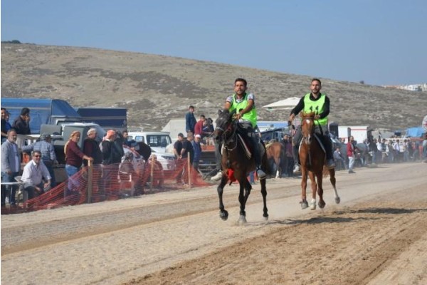 RAHVAN ATLAR MENEMEN’DE KOŞTU