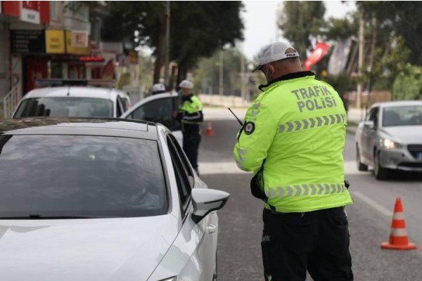 18 BİN 261 SÜRÜCÜYE PARA CEZASI