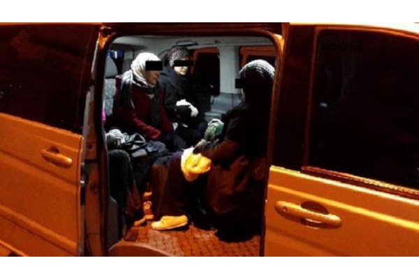 GÖÇMEN KAÇAKÇILIĞINA 11 TUTUKLAMA