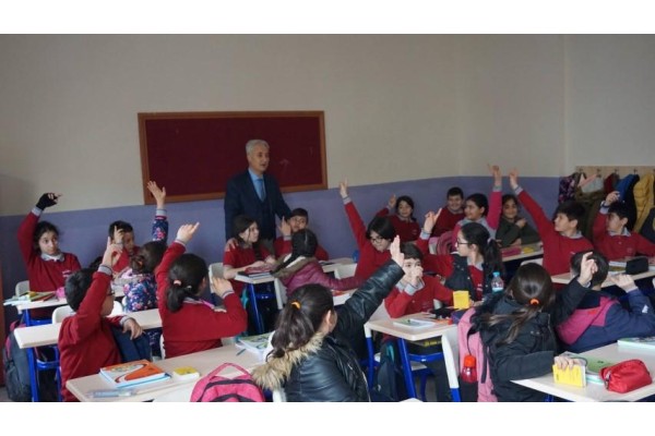 ÖĞRENCİLER İÇİN OKUL ZAMANI