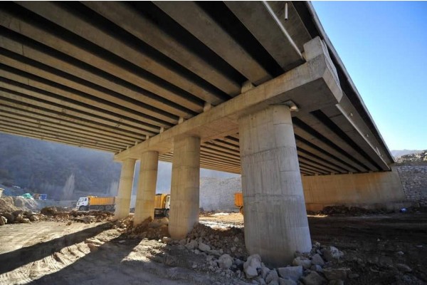 OTOYOL VE KÖPRÜLER TAMAMLANIYOR AMA…