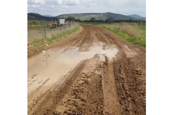 BOZULAN YOLLARIN ONARILMASINI İSTİYORLAR