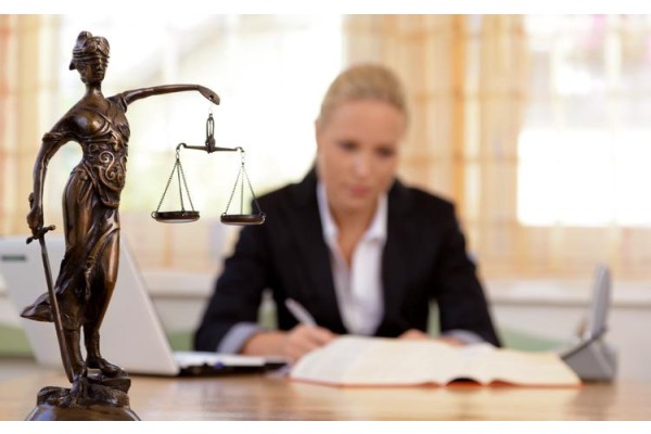 “HUKUK EĞİTİMİNDE KALİTE DÜŞÜYOR”