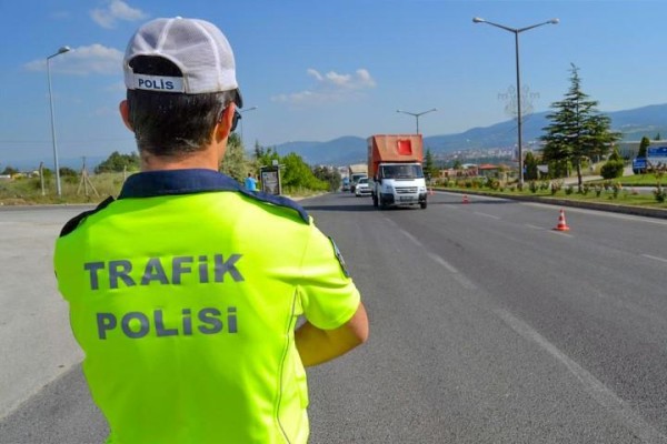 EMNİYET BAYRAMDA DA GÖREV BAŞINDAYDI