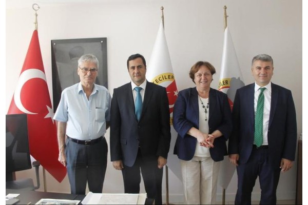 CANBEY: "BASINA HİZMET İÇİN VARIZ"