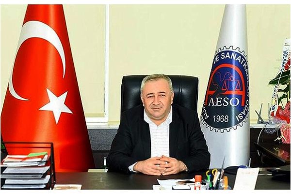 Berk, “Bayram alışverişimizi yerel esnaftan yapalım”