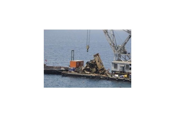 Gemi 4, 5 Ayda  Söküldü