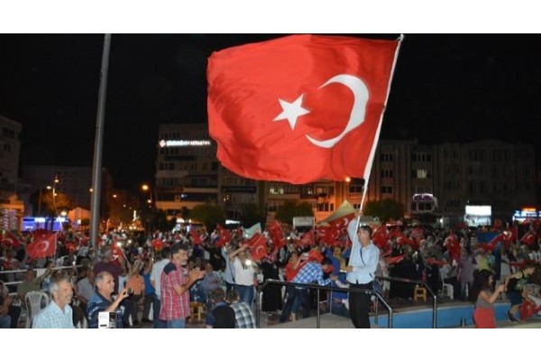 DEMOKRASİ NÖBETİ’NDE CUMHURBAŞKANI'NA HAKARET