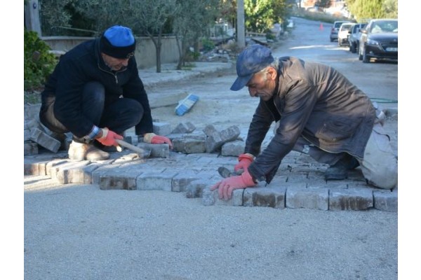 DİKİLİ SOKAKLARINDA KIŞ SEFERBERLİĞİ