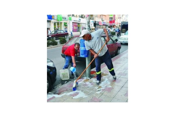TEMİZLİK TİMLERİ İŞ BAŞINDA