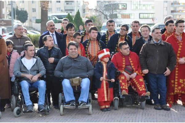 ENGELLİLER GÜNÜNE MEHTERANLI KUTLAMA