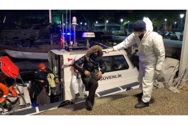 66 DÜZENSİZ GÖÇMEN KURTARILDI